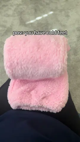 this is a heaven for your cold feet😫😭