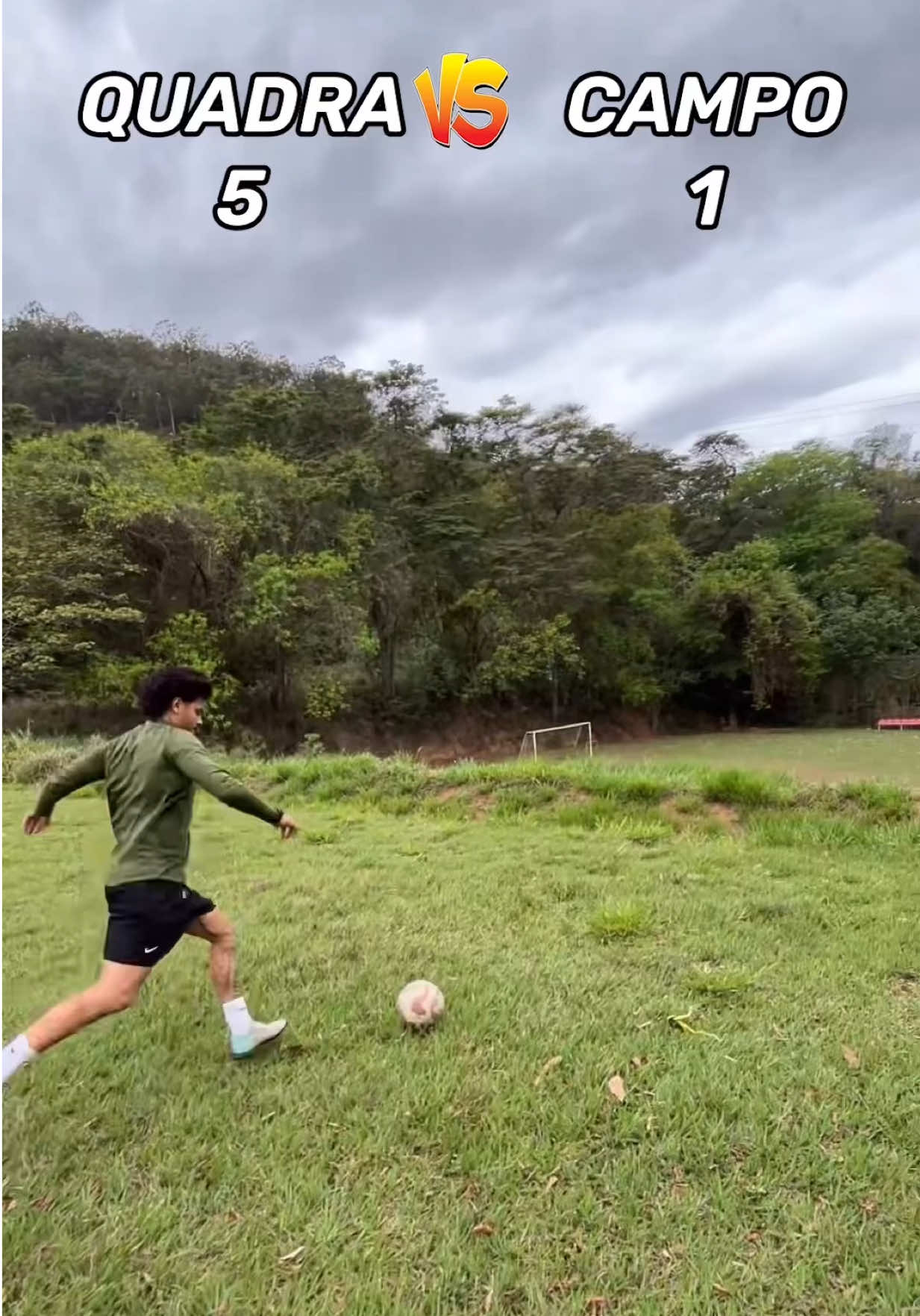 Quadra VS Campo 😱 #fyp #viral #futebol 