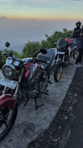 Part selanjutnya kemana iki? . . #telomoyo #magelang24jam #merbabumountain #magelang #gl #gl200 #telomoyomountain #2025 