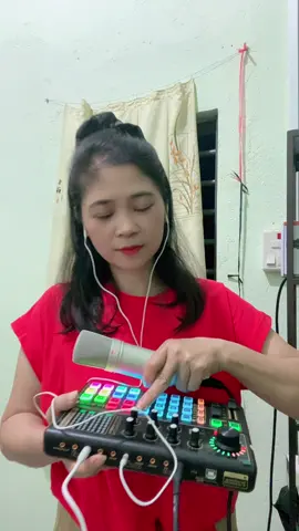 Bộ này Soundcard k300 mic at100 đơn giản mà lại hay anh cũng có thể dùng được nha#ngocnumicthuamx #xuhuong2025tiktok❤️🌈 #