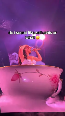 i think her and i were vocalizing together @Kali Uchis #kaliuchis #kali #sincerelytour #allicansay #fyp 