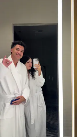 Is this married life cuz I can get used to it 😍