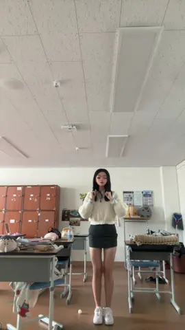 내가 전신을 안올리는 이유 다리가 두꺼워서..#설마추천이뜨겠어 