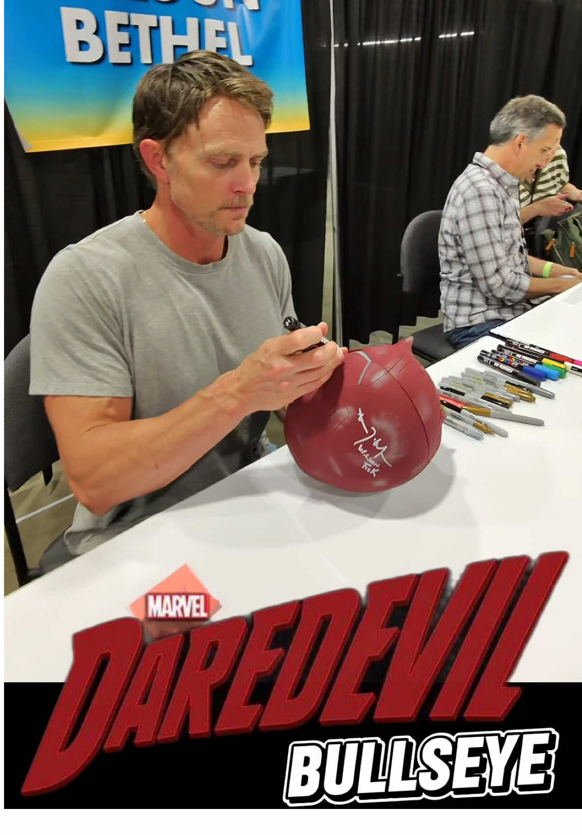 Let’s meet Bullseye at LA Comic Con! #lacomiccon #lacc #comiccon2025 #daredevil #bullseye 