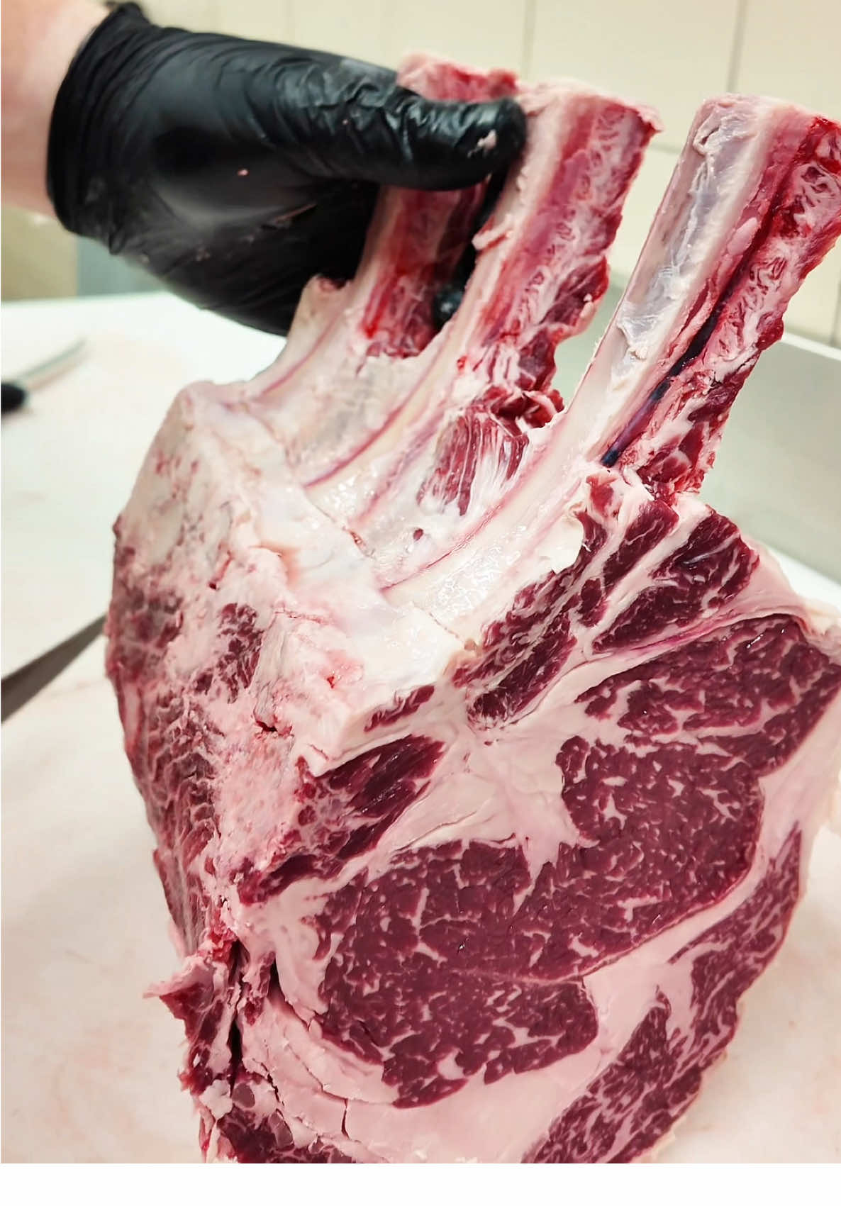 Let’s cut some beautiful beef 🥩 #steaktiktok 