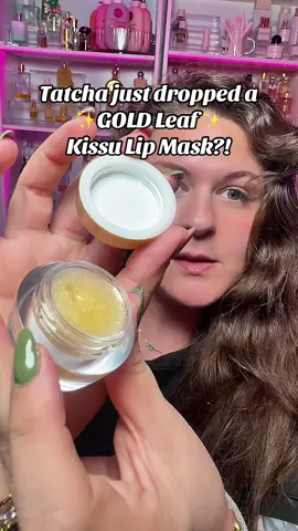 Trying the new Limited edition GOLD LEAF Kissu Lip Mask 🤩 @Tatcha US #tatcha #tatchalipmask #lipmask #skincare #lipcare 
