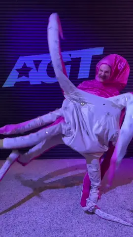 Sethward, the octopus is the eighth animal I’ve done on Americas Got Talent. How many animals have you done on this show? #agt #sethward 