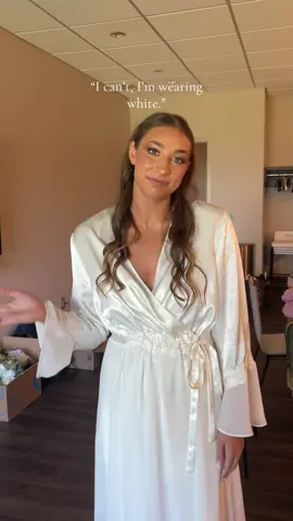 The prettiest bride I’ve ever seen! Em’s wedding day had us all in the feels 🥹🫶🏼 #bride #bridesmaids #sisters 