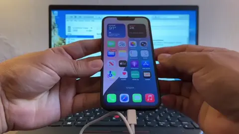 Paano I-downgrade ang iOS 26 sa iOS 18 Nang Hindi Nawawala ang Anumang Data #iosupdate #downgrade #ios26 #ios18 #techtok 