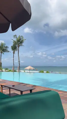 POV: Your entire world collapsed so you travel alone to the other side of the world. #solotravel #healing #healinginbali #griefjourney 