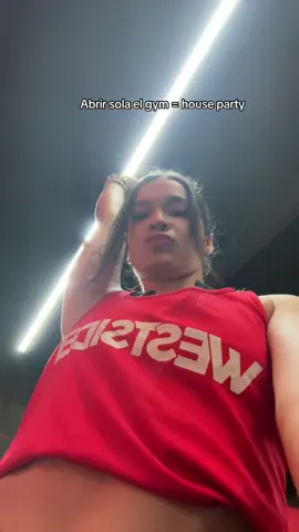 Yo haho mis solo partys antes de abrir el gym  #puertorico 