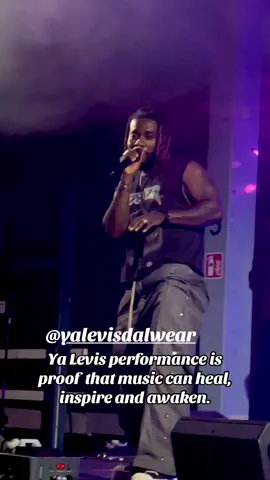 Ya Levis doesn’t just perform he transforms the air into emotion. #tiktokfrance #tiktokcongokinshasa🇨🇩🇨🇩🇨🇩 #yalevis #fyp #goviral 