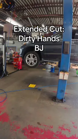 Sometimes I feel like I’m playing car mechanic simulator in these videos #mercedes #mechanic #carrepair #repair #auto 