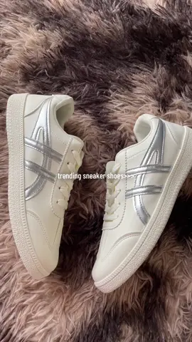 #sneakershoes #flatshoes #womenshoes #fyp 