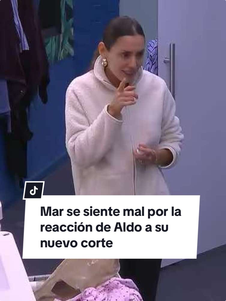 @marcontrerasof se siente mal de la reacción de @aldotdenigris tras ver su corte de cabello. Si quieres ver el momento COMPLETO, suscríbete ya a @vix y no te pierdas de nada con el 24/7 🔥 #LaCasaDeLosFamososMx, rumbo a la final, disponible también en #LasEstrellas y #Canal5.