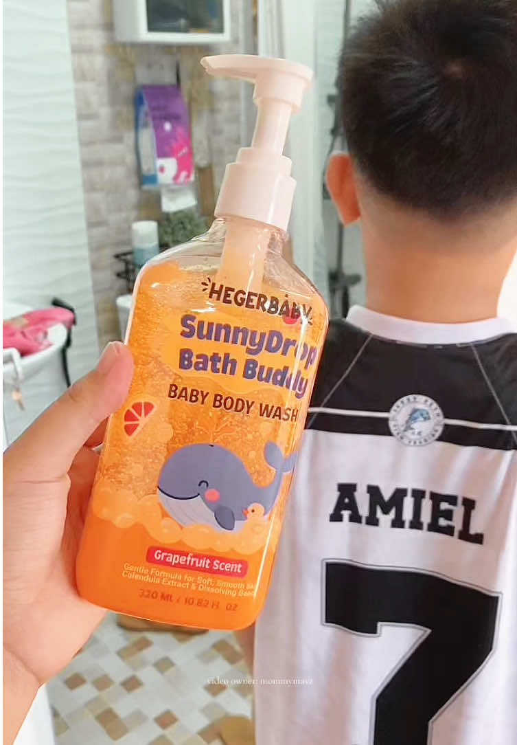 9 years old na anak ko pero tamad maligo, buti na lang nagustuhan niya itong Hegerbaby SunnyDrop Bath Buddy. Ang bango, gentle sa skin, at ayan, sinipag maligo si kuya! #bathtimeph #momlifeph #bathbuddy #hegerbabysunnydropbodywash #stayathomemomph 
