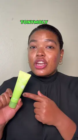 El Green Tea Superlight Daily Defense Sunscreen de @TONYMOLY USA es ultraligero, fresco y perfecto para uso diario 💚 Tu aliado para una piel protegida, hidratada y sin sensación pegajosa. #sunscreen #glowyskin #glassskin #koreanskincare #skincaretips 