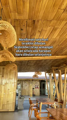 Tempat terfavorit untuk menikmati sunset di Singaraja Bali utara😍