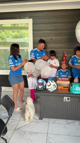 Feliz cumpleaños mi amor, no puedo creer que ya cumples 9 años, te amo mucho y le pido a Dios que te cuide siempre. Le pido a Él que me permita verlos crecer a cada uno, estar juntos a ustedes en cada etapa de sus vidas, agradecida con Dios por darme la bendición de tenerlos y que sea el dándome la sabiduría para una mejor cada dia una mejor mamá, hoy mi corazón se siente chiquito, SIN DUDA ALGÚN EL TIEMPO PASA DEMASIADO RÁPIDO. 🥺