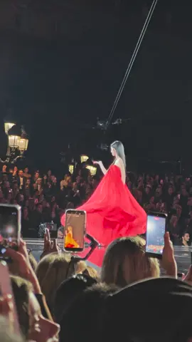 Zhou Ye red dress catwalk @ L'Oréal Paris ~ #Zhouye #foryou #fpy #fpyシ #fpy_tiktok 