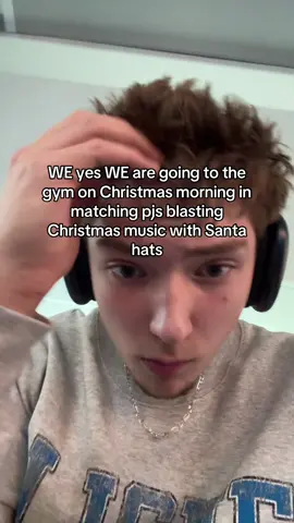 WE are working out Christmas morning #christmas #winter #gym 