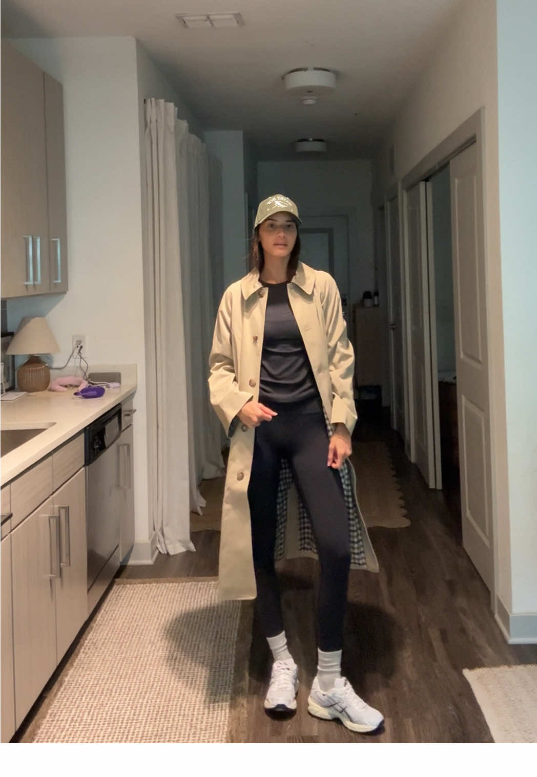 catch me in this all fall long 🍂@Sézane #sézane #trenchcoat #trenchcoatoutfit #fallfashion #falloutfits 