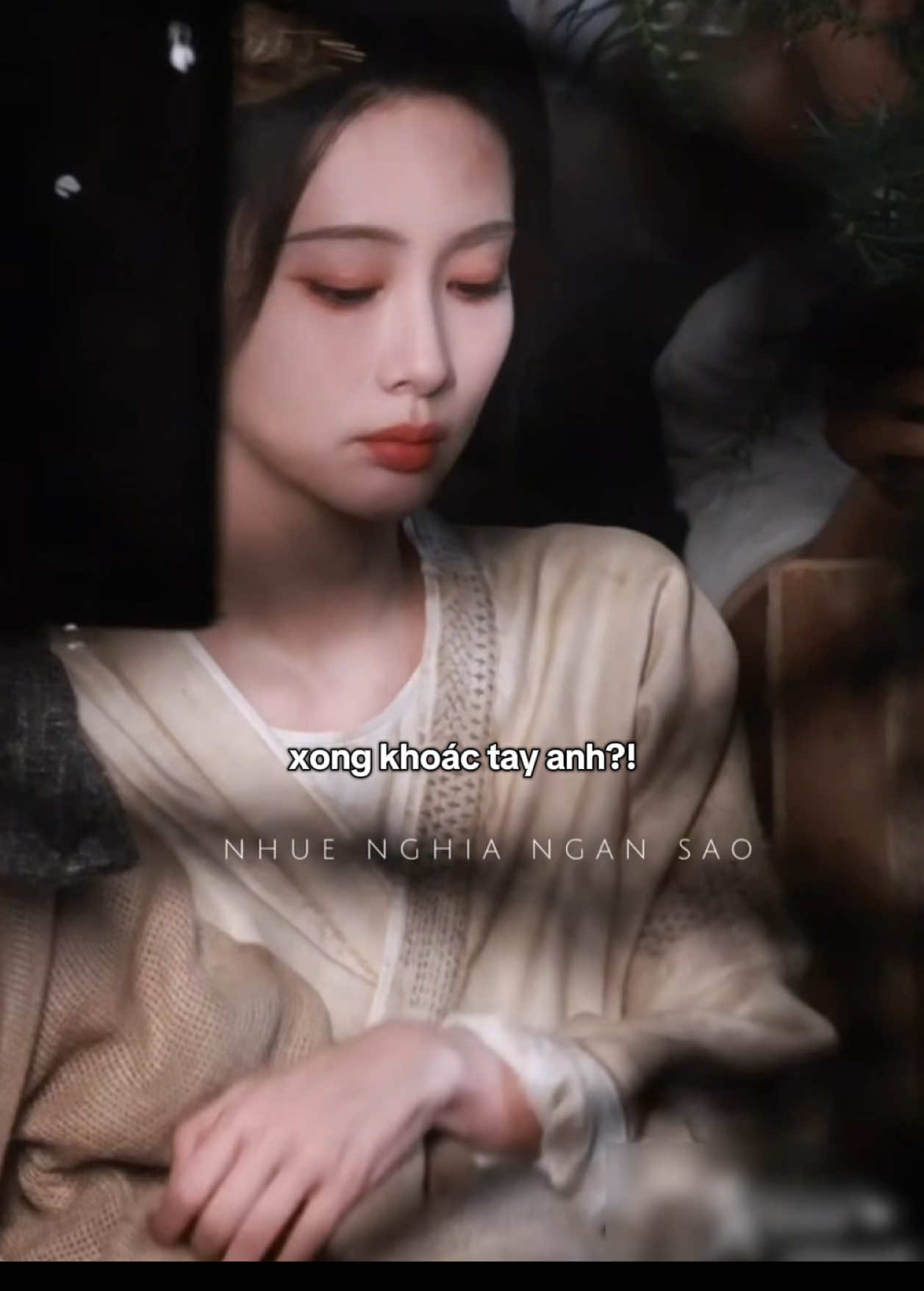 ủa khoác tay siêu tự nhiên như thế luôn hả🥹 cái gì vậy, gì ngọt vậy trời aaaaa #thuongcongchua #lyquannhue #manhtunghia #xuhuongtiktok #couple 