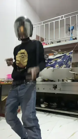 បុរសបទអីក៏រាំចេញ🙃🙃#helplikepgna❤️🙆 #zyxcba 