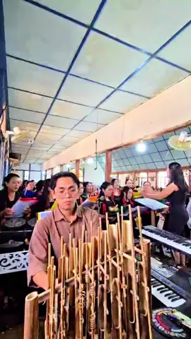 Pelayanan Organis & Pemusik di Gereja Katolik Hati Kudus Tuhan Yesus Randau Kec. Sandai Kab. ketapang Terimalah Ya Tuhan (Apokayan) Arr: Tinoamee #tinoamee #organis #organiskatolik 