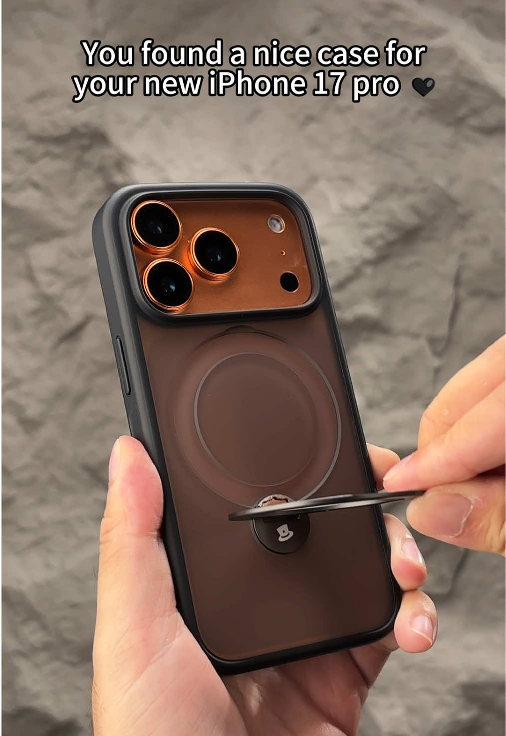 let's talk about this stand case from MAGIC JOHN—it's a whole other level of smart design! It’s like they knew I wanted a kickstand for my phone, but hated how they usually ruin the clean look of the case. #TikTokShopfalldealsforyou #iPhone17promax #iPhoneCase #PhoneAccessories #tiktokshop 