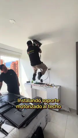 A que no me encuentran 😅 #fyp #domotica #tv #instalacion #colombia 