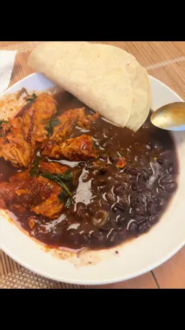 Huevos en salsa roja facil y muyy delicioso 🤤😮‍💨#mexicanfood #comidamexicana  #EasyRecipe #fyp #followme  