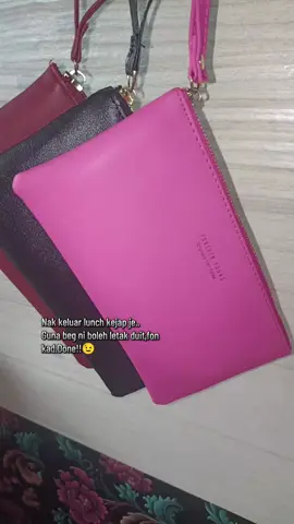 Memang murah kalau beli dekat beg kuning😉#wrislet #wallet #womenwallet #begduit #wrisletwallet 