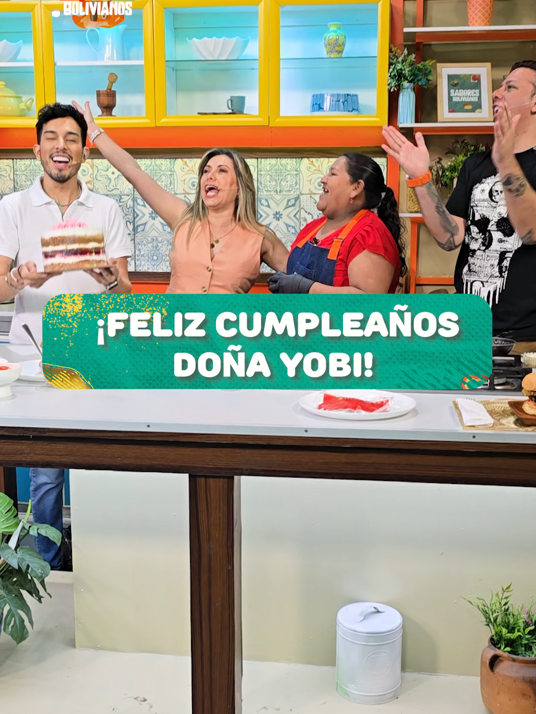 Doña Yobi ocupa un lugar especial para nuestros Sabrosones ¡feliz cumpleaños! 🎉🎂 #saboresbolivianos #reduno #griselquiroga #alanvera #alejandroserrate