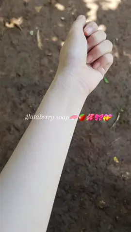 Basta usapang pampaputi, no. 1 si Glutaberry Bleaching Soap!! Highly recommended sa gustong maging #kutislabanos ✨ #BellaAmoreSkin 🦋