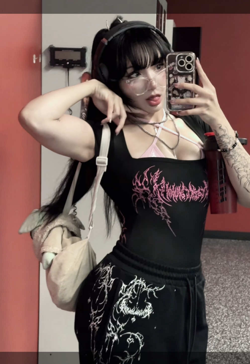 @Breathedivinity women’s drop 10.1 code: grogusmami #breathedivinity #breatehdivinityred #GymTok #gymgirl #gymclothes 
