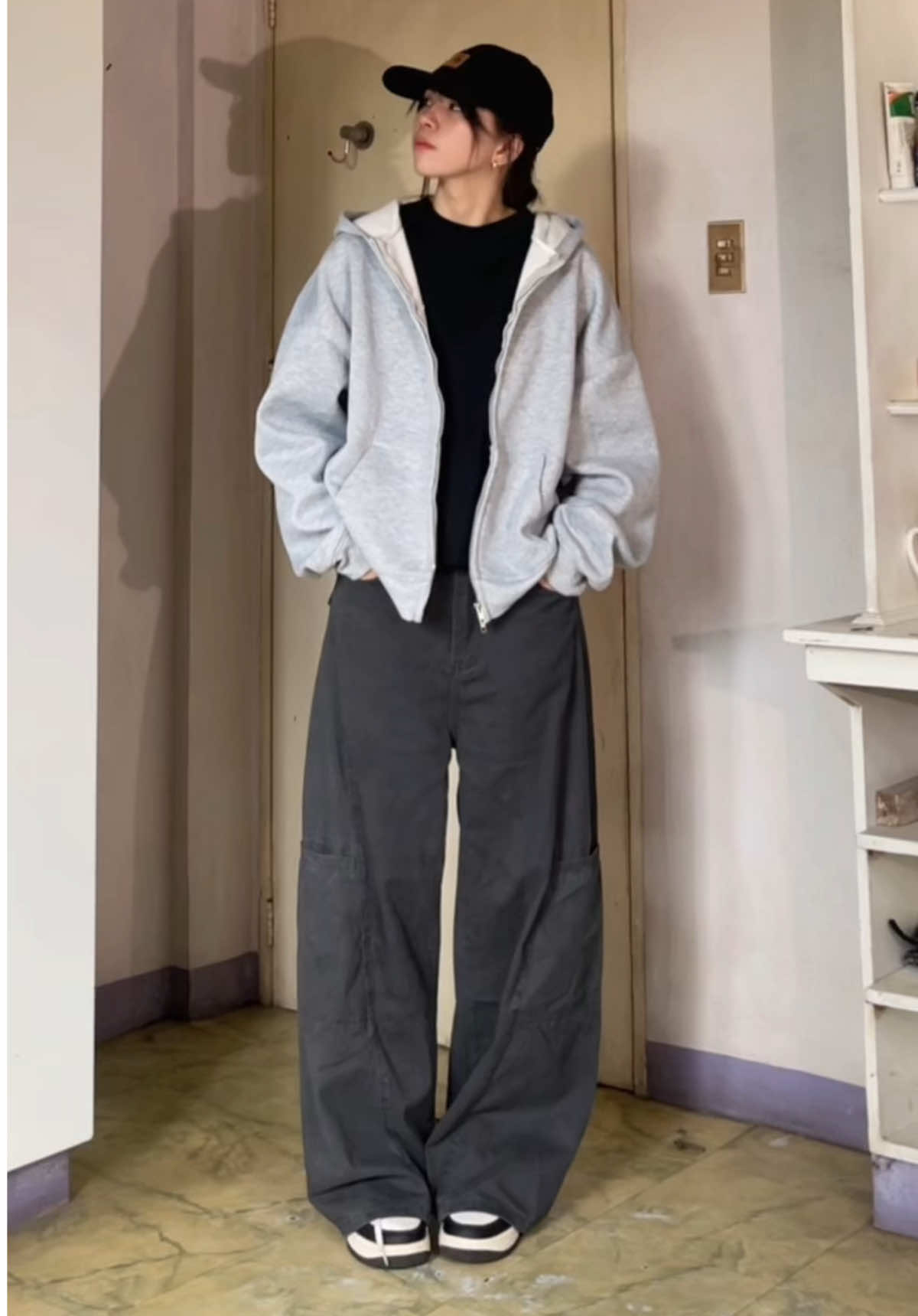 yes, I prefer this side 😎  btw, here’s the pants. #outfit #streetwear #pants #TikTokFashion #fyp 