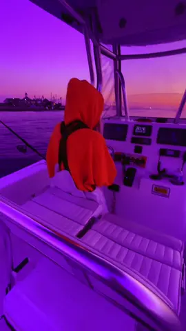 Sunset boat rides>> #fishing #fishingtiktoks #boats #saltwaterfishing #boatlife 