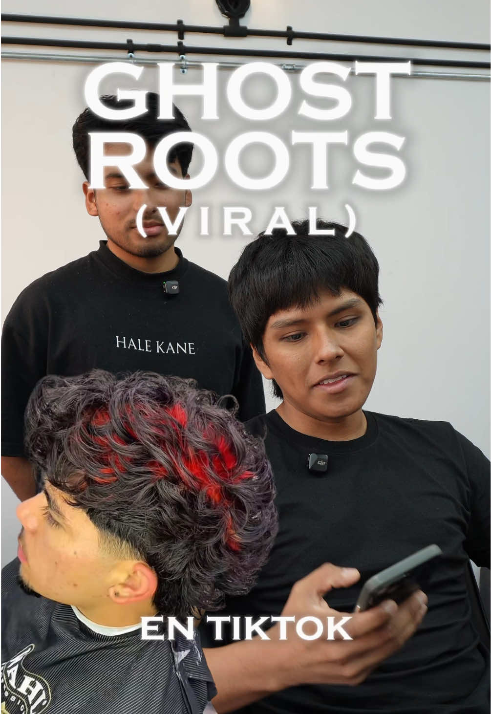 Nuestro cliente encontró un estilo viral en TikTok y quería nuestra ayuda😎💈 Vino a Halekane porque confiaba en que nosotros le hagamos este estilo, nosotros lo escuchamos y asesoramos para que tenga ese estilo viral que tanto buscaba💇🏽‍♂️ Recuerda que en HALE KANE podrás encontrar tu verdadero cambio de look🥳 #modcut #ghostroots #tintehombre #colourhair #cabellolargohombre            Ghostroods - corte hombre - tinté hombres - Ghostroods hombre - cabello largo hombre - corte en tendencia hombre - taper - cabello - platinado -