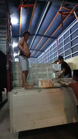 con đường ta tự trọn có gì là khó khăn.. *Đội Bốc Xếp Thiện An 24/24 *Bên em chuyên nhận bốc xếp hàng hóa *Theo yêu cầu của anh chị *Lên xuống container.. 20/40/45 *Xe tải nhỏ lớn. Bên em điều nhận *Anh chị có cần bốc xếp hổ trợ *Đơn hàng xuất nhập của công ty *Alô bên em nhe. bên em hoạt động *KV thành phố hồ chí minh. Bình Dươg *Cảm ơn anh chị đã tin tưởng đội em.. #bocxepsaigon #bocxeptphcm #bocxepbinhduong #bocxepquan12 #bocxeplongan 