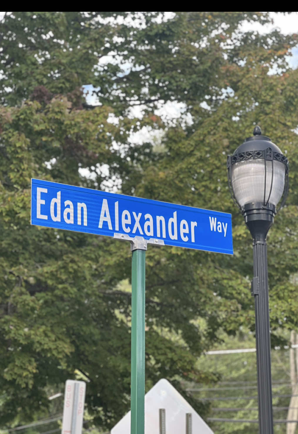 Reporting, this morning, from the newly named “Edan Alexander Way”, in Tenafly, New Jersey, dedicated in honor of released American-Israeli hostage Edan Alexander.  Edan was kidnapped by Hamas terrorists on October 7th, 2023. He was held in Gaza for over 580 days, before he was released as part of a deal between Hamas and President Trump.  #israel #hostages #bringthemhome #newjersey #newsreporter 