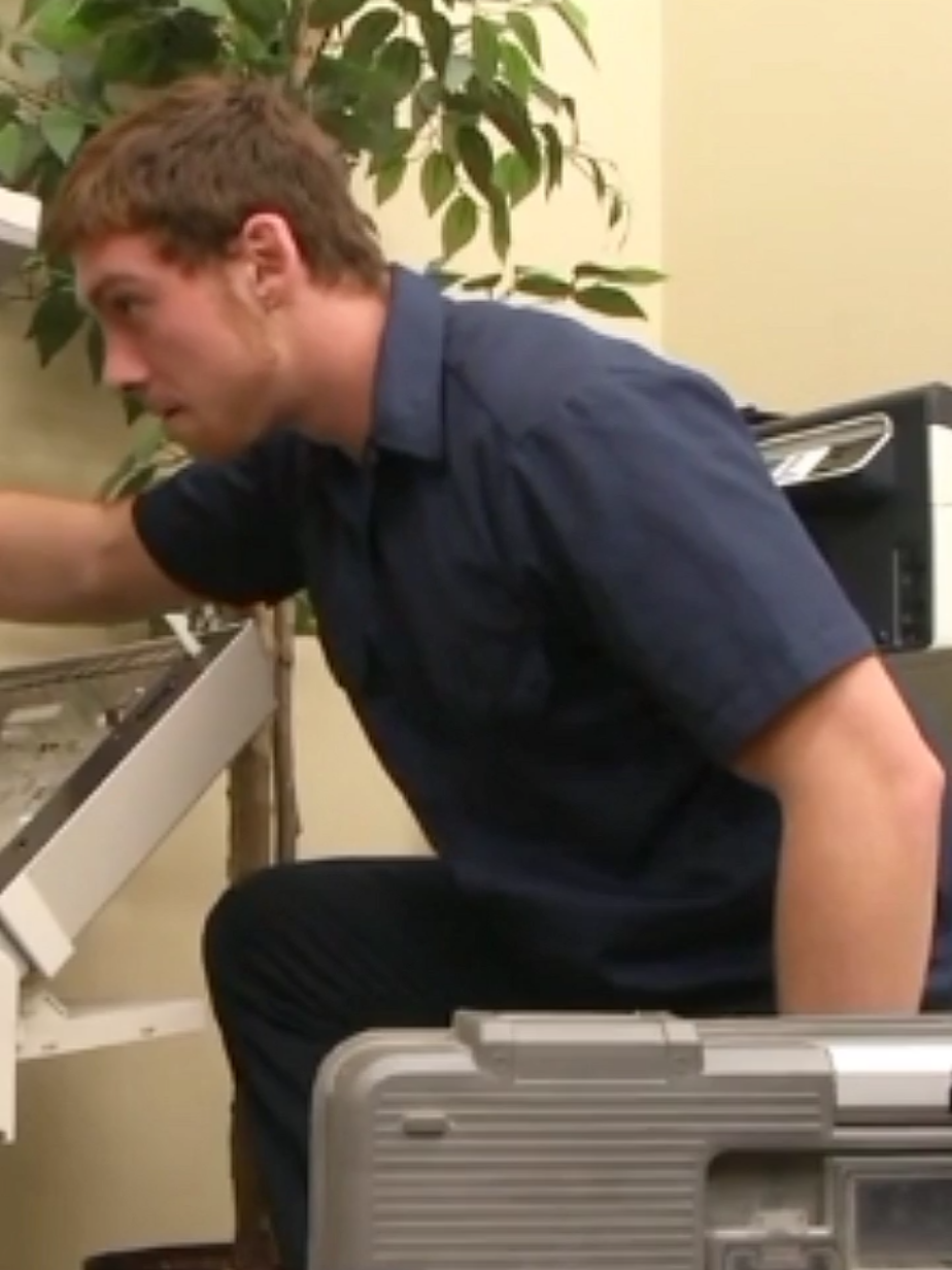 Please don't tell boss 👀 #arcuscolores #mlm #fyp #viral #office 