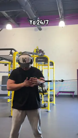 Hasta en el gym 😅🤭 #teamcastillo🏰 #trend #viral #fyp 