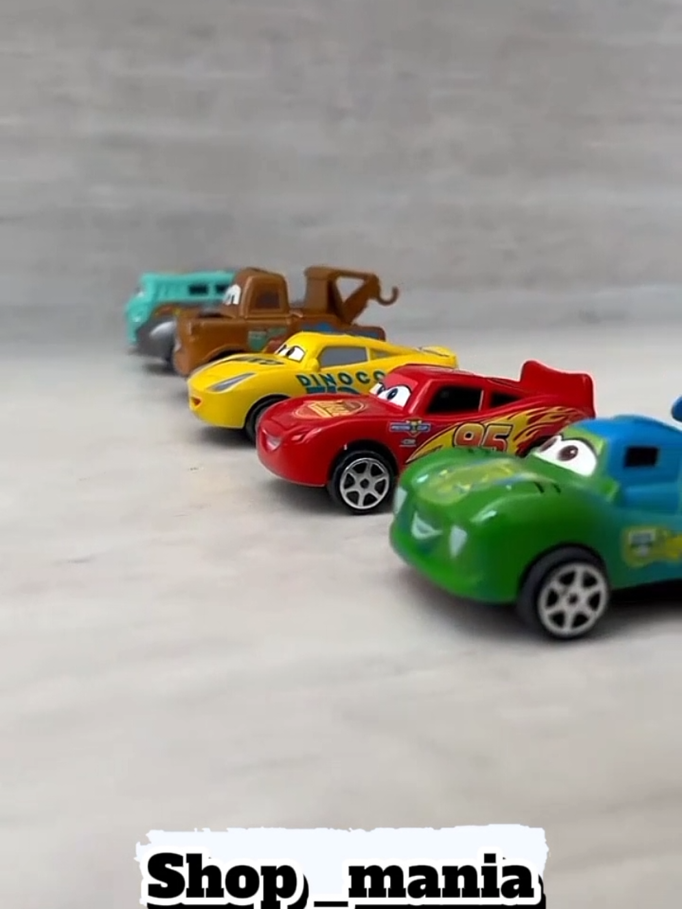 🚗💨 Diversão garantida com o Kit Carrinho Fricção Relâmpago McQueen! As crianças vão adorar brincar e soltar a imaginação com o carrinho inspirado no famoso personagem de Carros. Basta puxar para trás e soltar que ele dispara em alta velocidade! ✅ Modelo fricção – não precisa de pilha ✅ Design divertido e colorido ✅ Estimula a criatividade e coordenação motora ✅ Presente perfeito para os pequenos fãs da Disney Pixar 🔥 Garanta já o seu Kit Relâmpago McQueen e acelere a brincadeira! 🛒LINK NA BIO ✨#carros #relampagomcqueen #brinquedos #diadascriancas #fy 