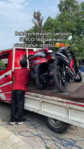Gimana kaum suami - suami? Bekerja keraslah 😁 Info promo bisa hub 08983404828 🛵 #cunmotormadiun #cunmotor #dealerhondamadiun #dealermadiun #madiun 