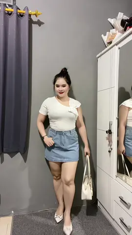 Cantik banget model bajunya🤩🤍 #kaos #koreanstyle #OOTD #cekoutsekarang #meiliharianti 