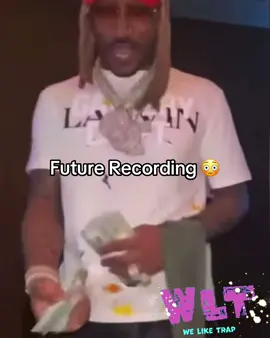 Future freestyling in the studio recording late at night and it’s already a hit from the passion in his lyrics!  #weliketrap #futurehendrix #futurehendrix #studiovlog #behindthescene 