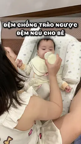 Nhà có bé sơ sinh và trẻ nhỏ thì các mẹ tham khảo đệm chống trào ngược đa năng này nha. Thiết kế dốc 15 độ để bé nằm ngủ nằm chơi, dốc 30 độ phù hợp cho bé nằm ăn và nằm ti bình. Ba mẹ có thể điều chỉnh độ dốc linh hoạt để phù hợp với con🥰#mebimsua #demchongtraonguoc #mevabe #goichongtraonguoc #mebim 