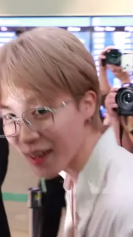 พี่จีมินลุคนี้.. กูตุยยย ตุยอย่างเขียด ออร่าคนสวยฟรุ้งมากกก😭 #jimin #jiminxdior #jiminxpfwss26 #ขึ้นฟีดเถอะ #เปิดการมองเห็น 