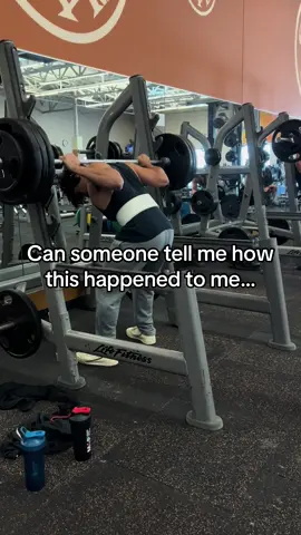 How do I go from squatting it to then doing the exact opposite with the same weight 🤣#gym #squat #legs #legworkout #Fitness 